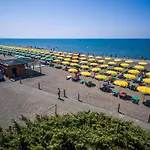 Gitavillage California